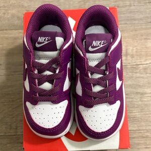 Nike Kids Sneakers in Purple and White Dunks